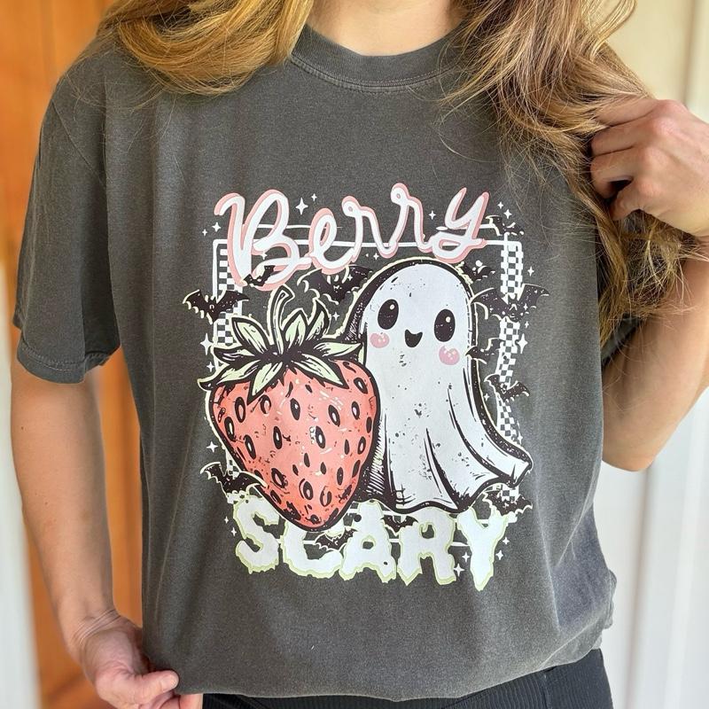 Berry scary Halloween 90s Halloween Shirt Tshirt Comfort Color with ghost and strawberry Design