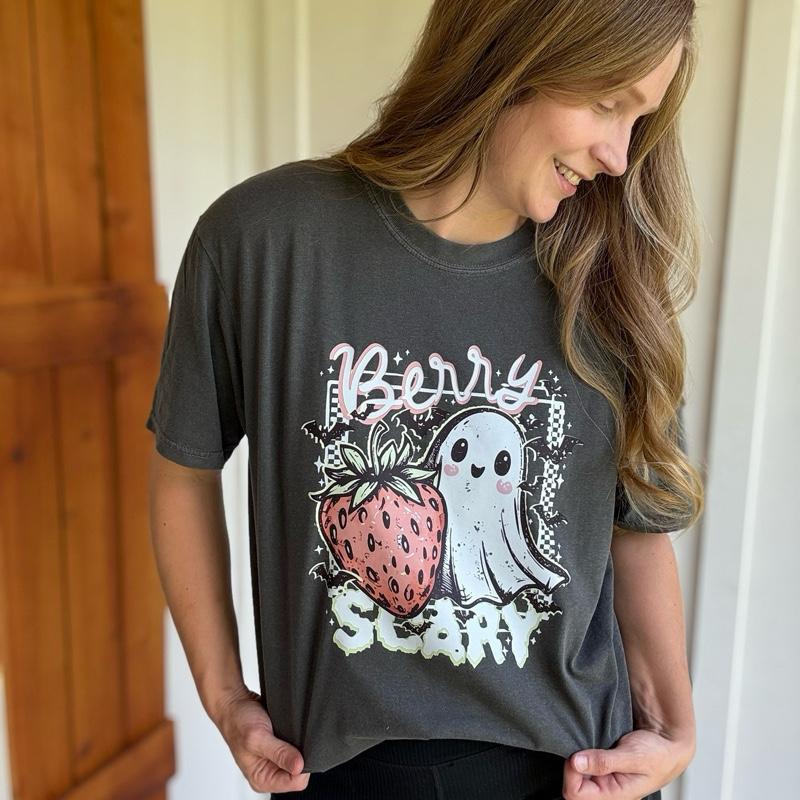 Berry scary Halloween 90s Halloween Shirt Tshirt Comfort Color with ghost and strawberry Design