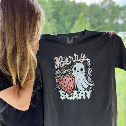 Berry scary Halloween 90s Halloween Shirt Tshirt Comfort Color with ghost and strawberry Design
