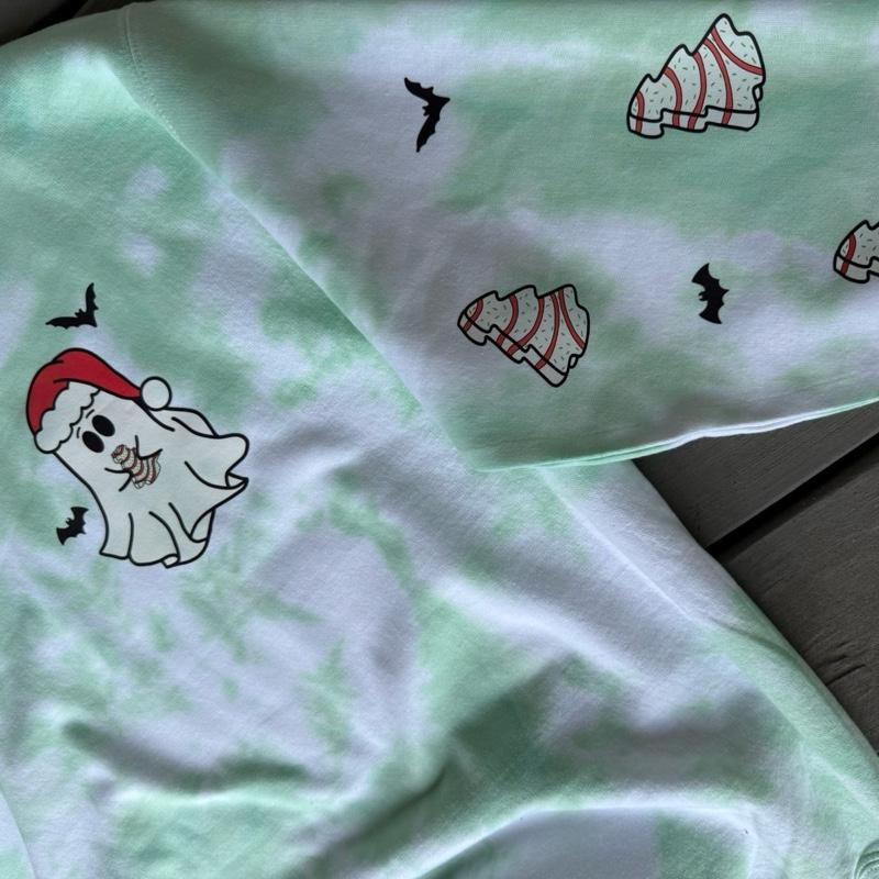 Christmas tree cake ghost with bats! CREWNECK Cotton Casual