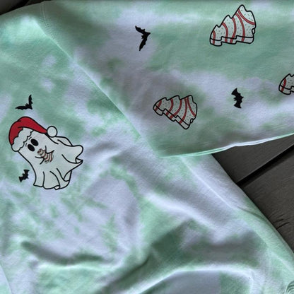 Christmas tree cake ghost with bats! CREWNECK Cotton Casual
