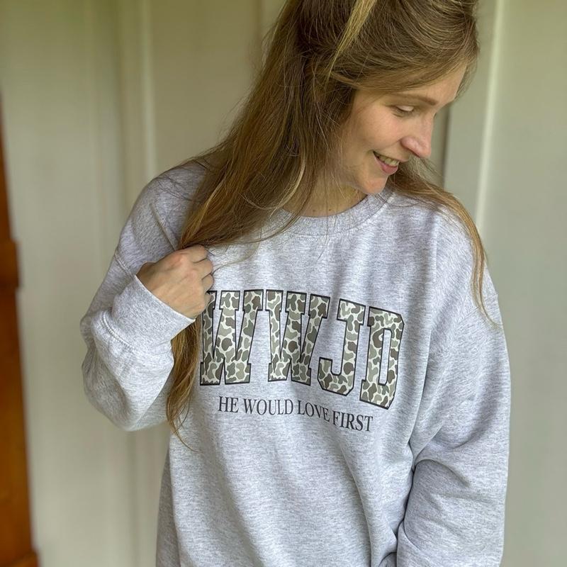 WWJD camo he would love first crewneck Cotton Casual Pullover